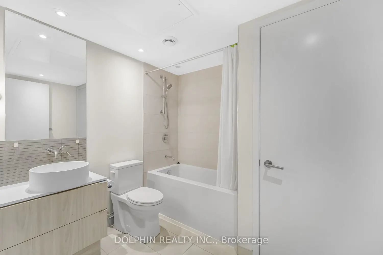 Additional image 12 of 161 Roehampton Avenue 1007