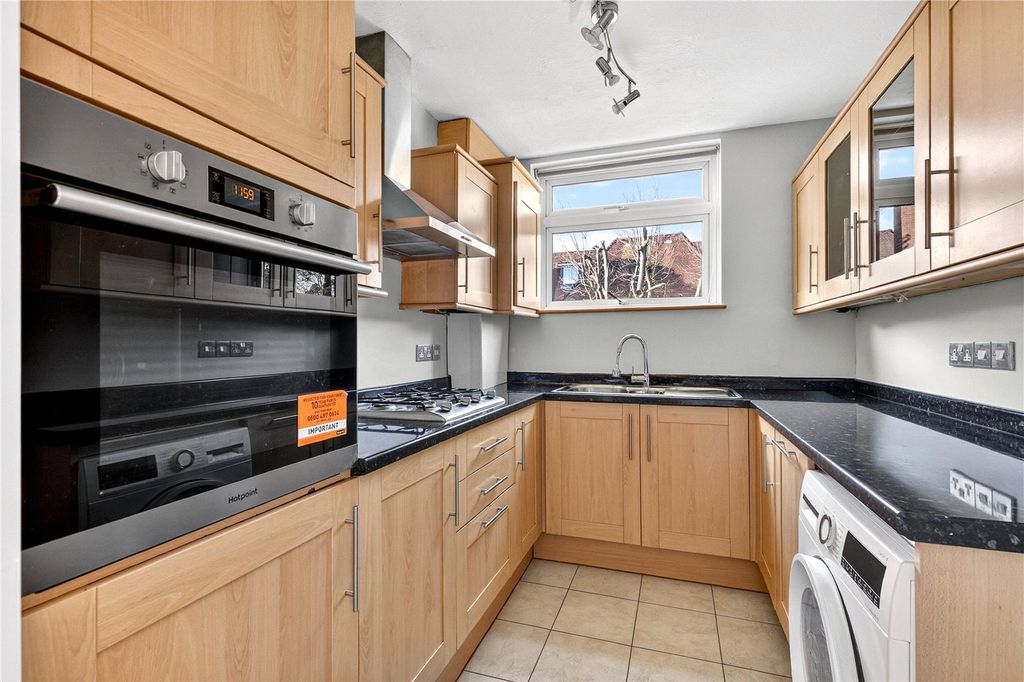 Additional image 5 of 2 bed flat for saleEllesmere Road, Weybridge, Surrey KT13