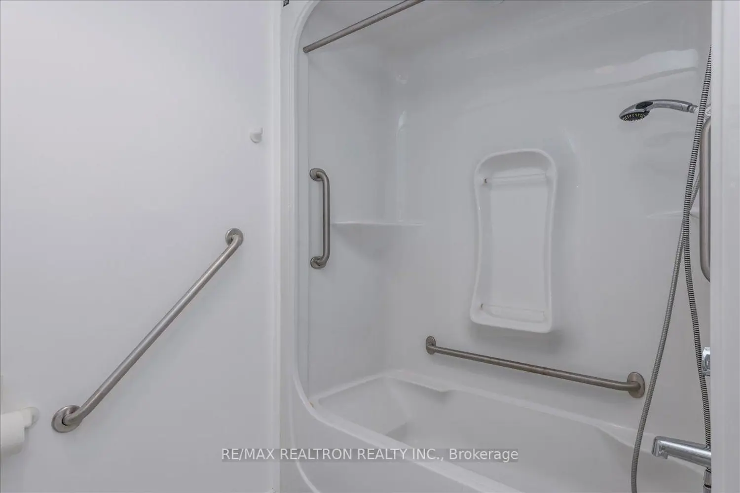 Additional image 12 of 74 Ross Street 48