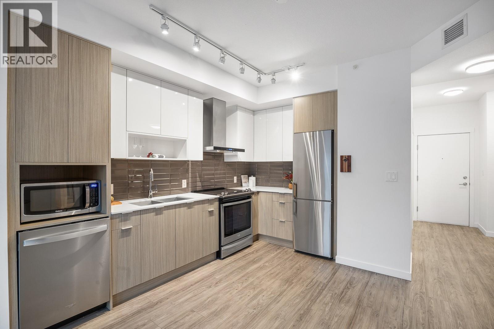 Additional image 3 of PH12-1775 Chapman Place, Kelowna, BC, V1Y0G3