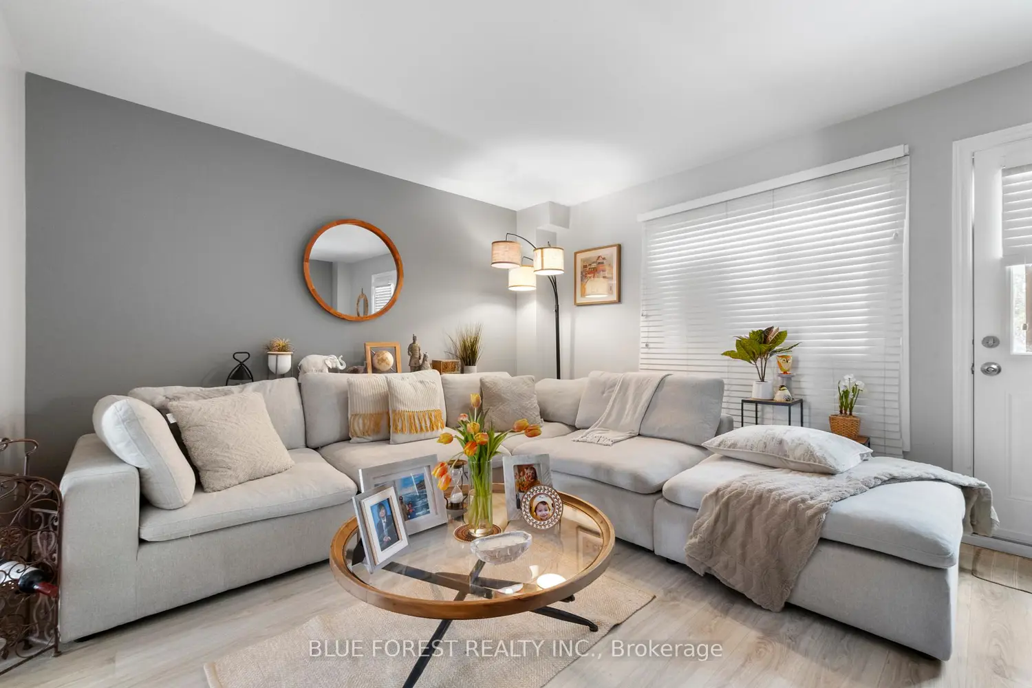 166 Southdale Road 18 photo 4