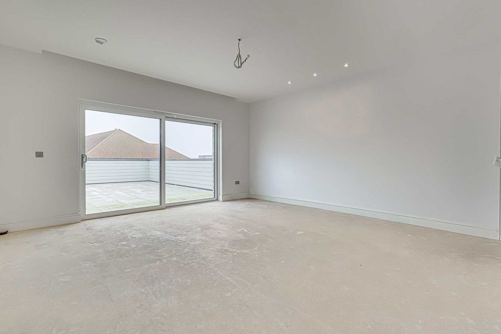 Additional image 16 of 3 bed penthouse for saleBeech Road, Benfleet SS7