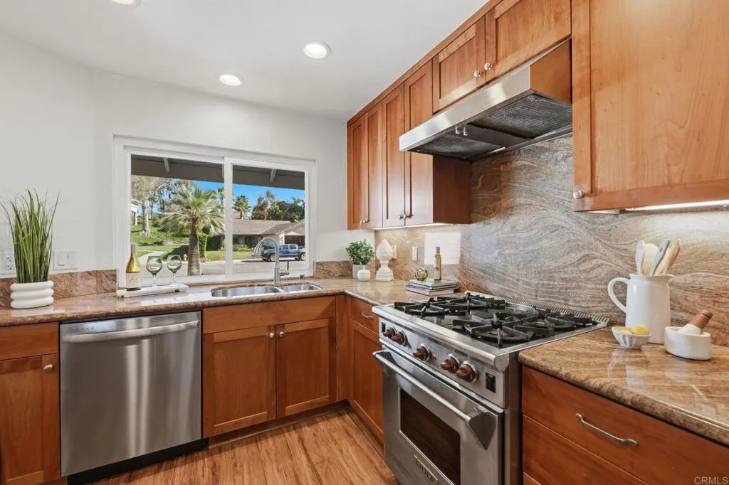 Additional image 8 of 7945 Calle Madrid, Carlsbad, CA 92009