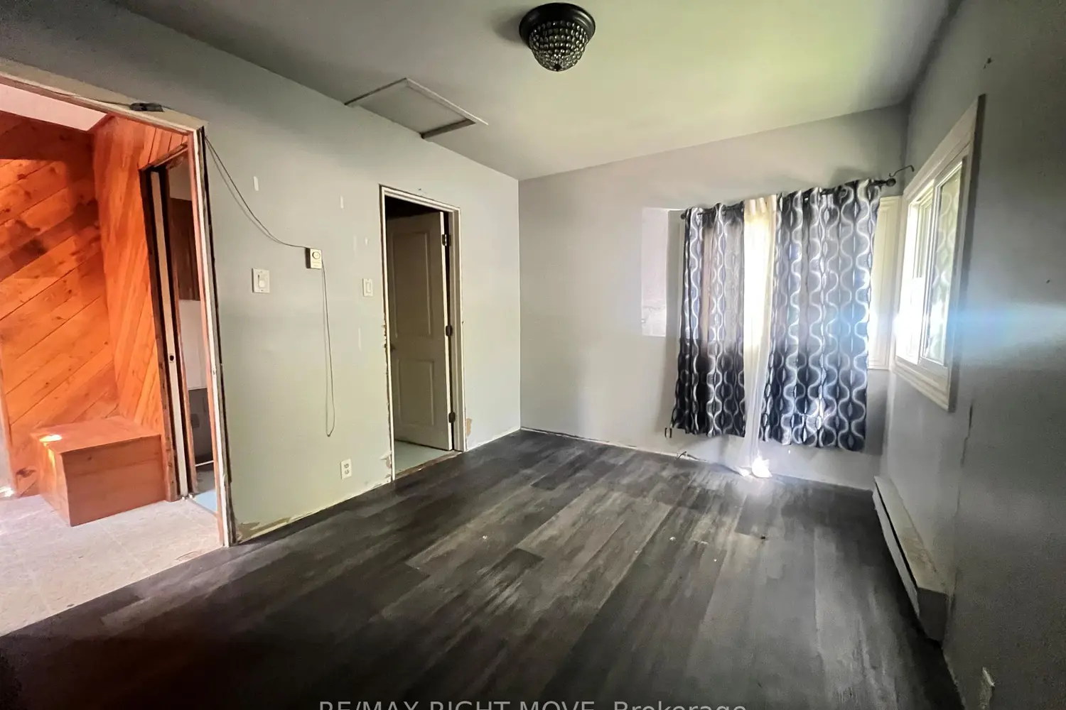 Additional image 4 of 1052 4 Seasons Road