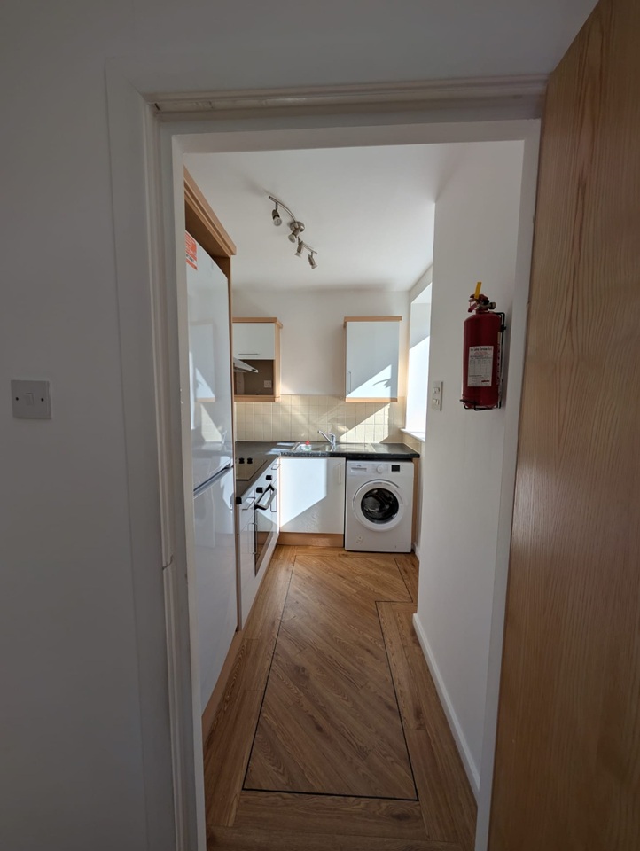 Additional image 4 of 2 Bed Flat, Buslingthorpe Lane, LS7, N1 7GU