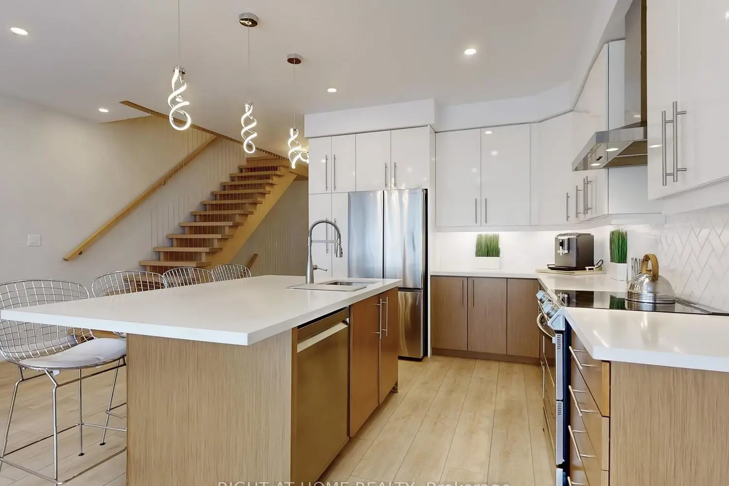 Additional image 3 of 35 Midhurst Heights 30