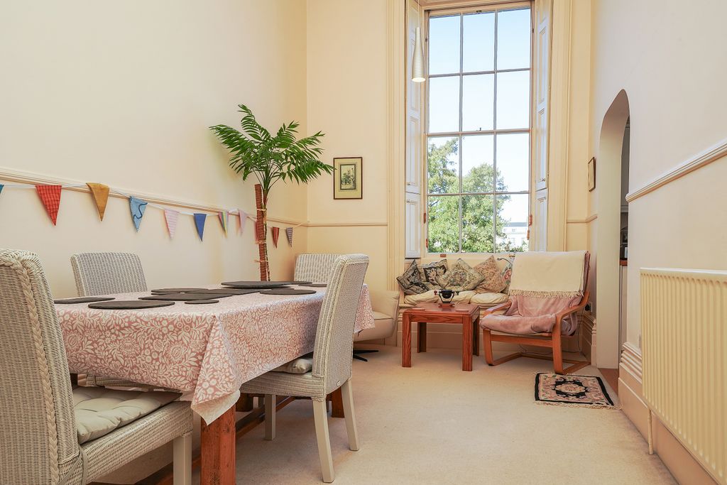 Additional image 7 of 3 bed flat for saleSuffolk Square, Cheltenham GL50