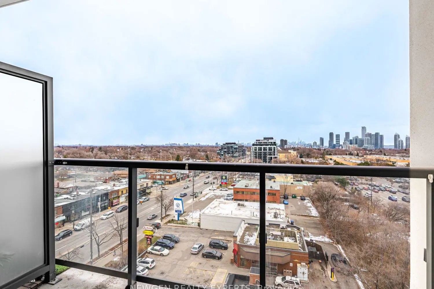 Additional image 17 of 859 The Queensway 824