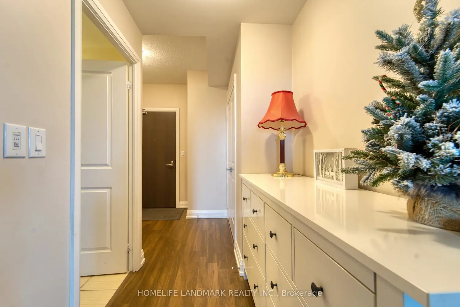 Additional image 2 of 7171 Yonge Street 1201