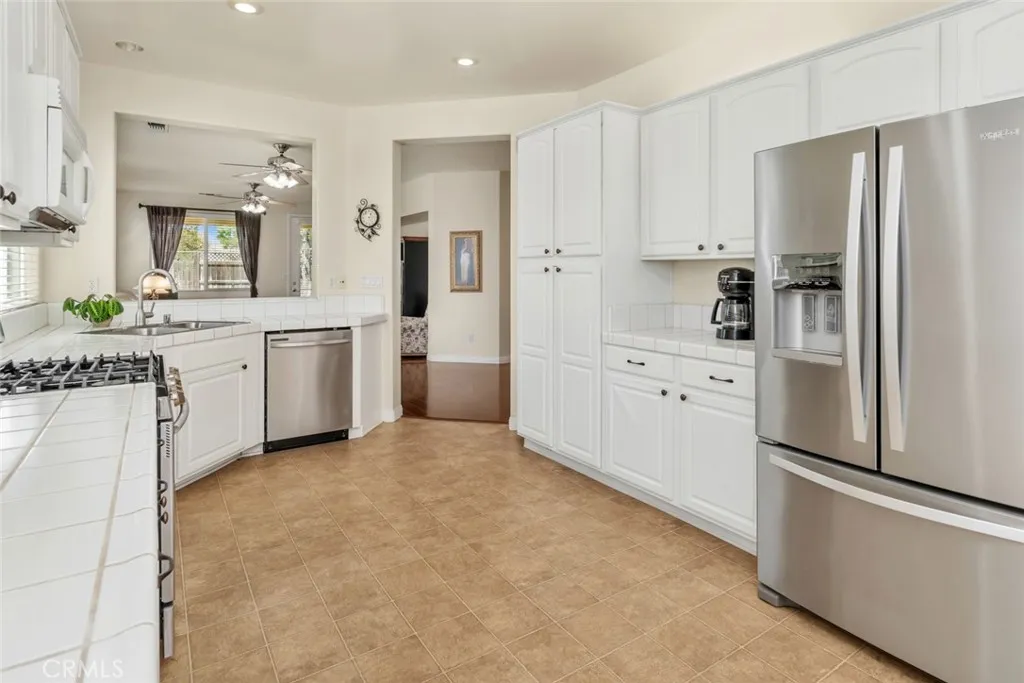 Additional image 14 of 331 Hollyhill Drive, Bakersfield, CA 93312