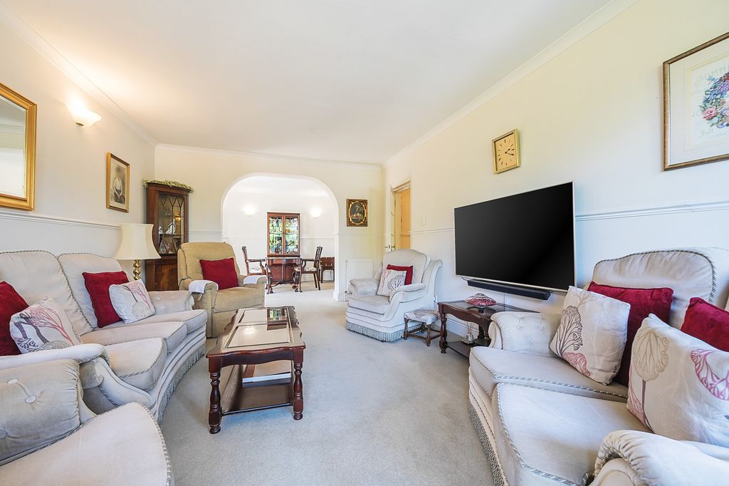 Additional image 15 of 2 bed flat for saleLyonsdown Road, New Barnet EN5