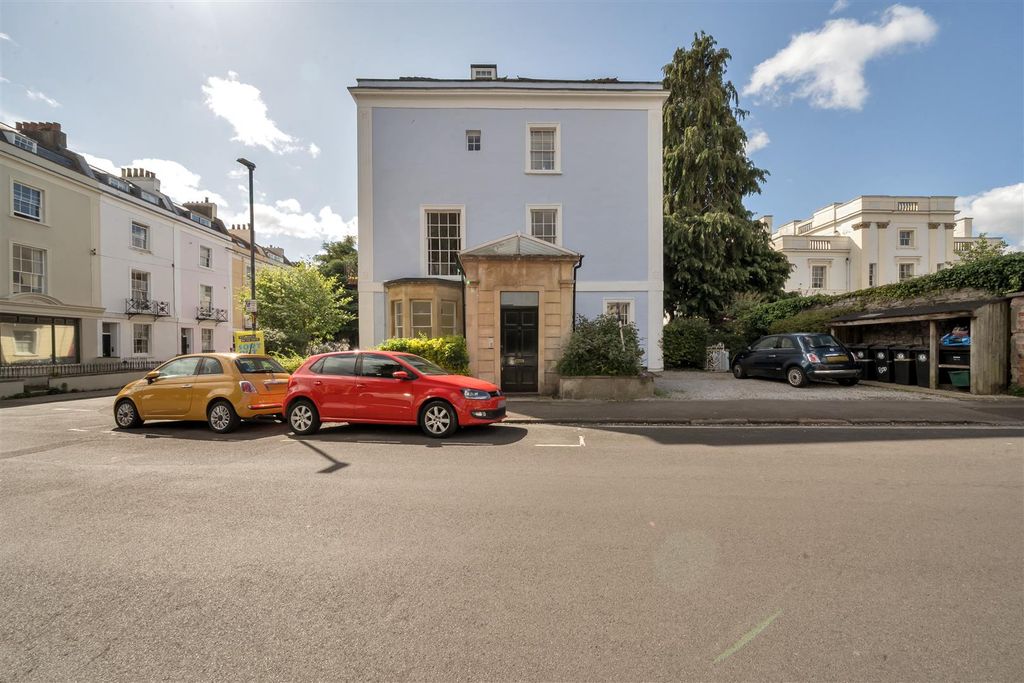 Additional image 3 of 2 bed flat for saleOakfield Road, Clifton BS8