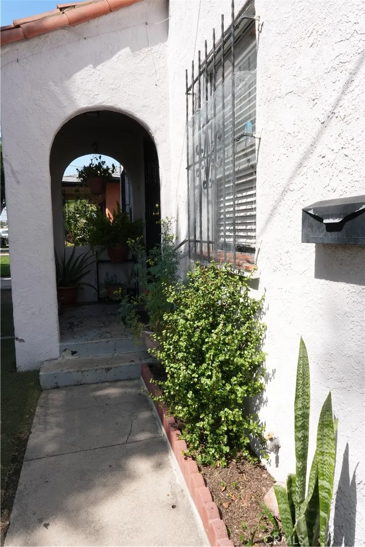 Additional image 44 of 611 W 91st St, Los Angeles, CA 90044