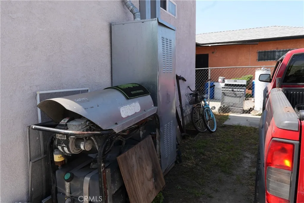 Additional image 20 of 611 W 91st St, Los Angeles, CA 90044