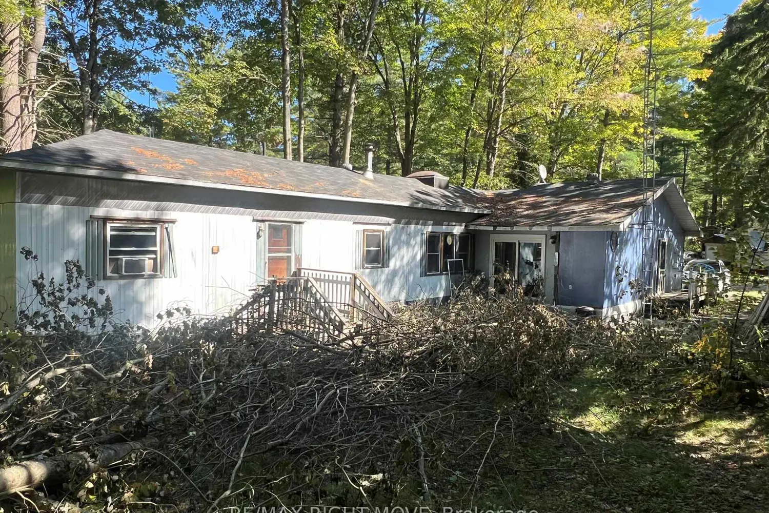 Additional image 17 of 1052 4 Seasons Road