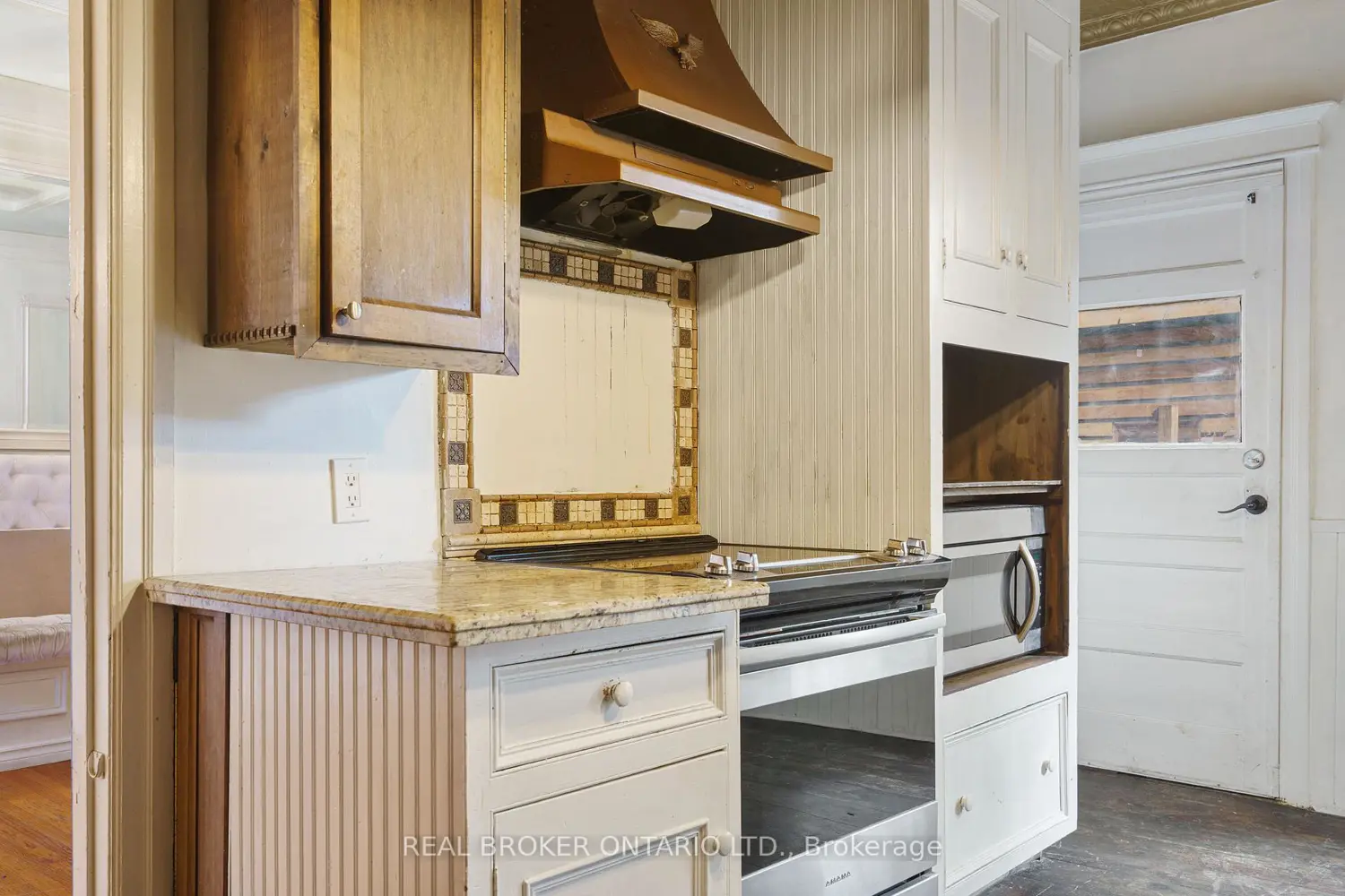 Additional image 4 of 125 Grant Avenue