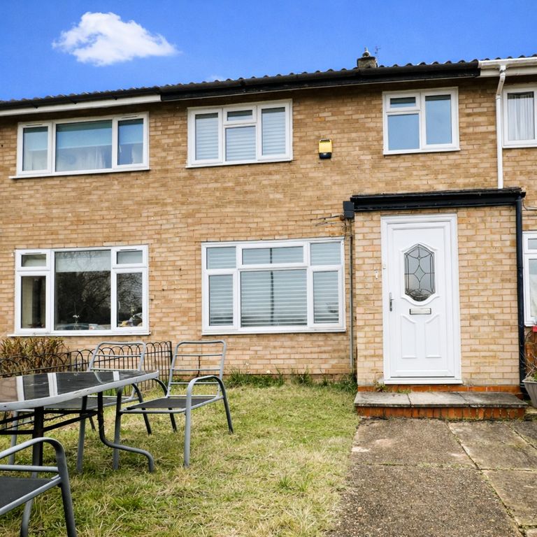 2 bed terraced house for saleKestrel Path, Slough SL2