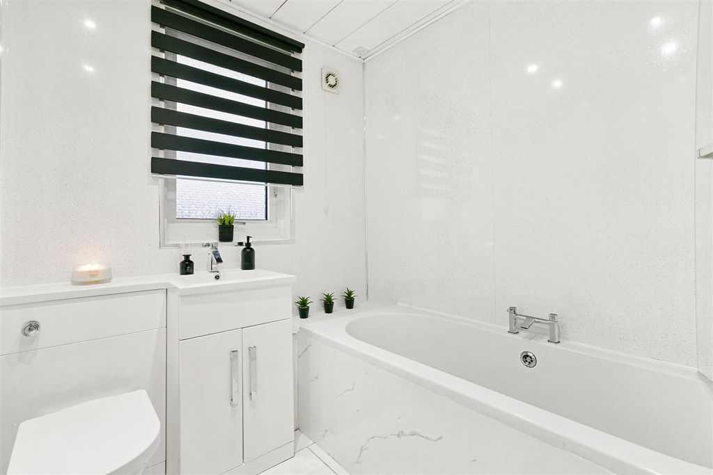 Additional image 10 of 2 bed flat for saleLilac Avenue, Clydebank G81