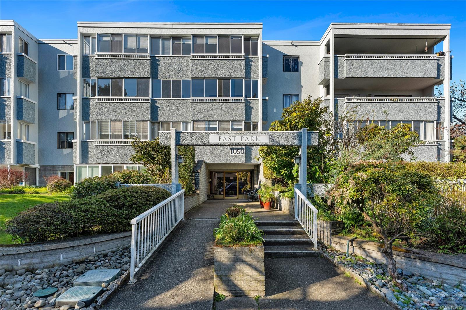Additional image 2 of 207-1050 Park Boulevard, Victoria, BC, V8V 2T4