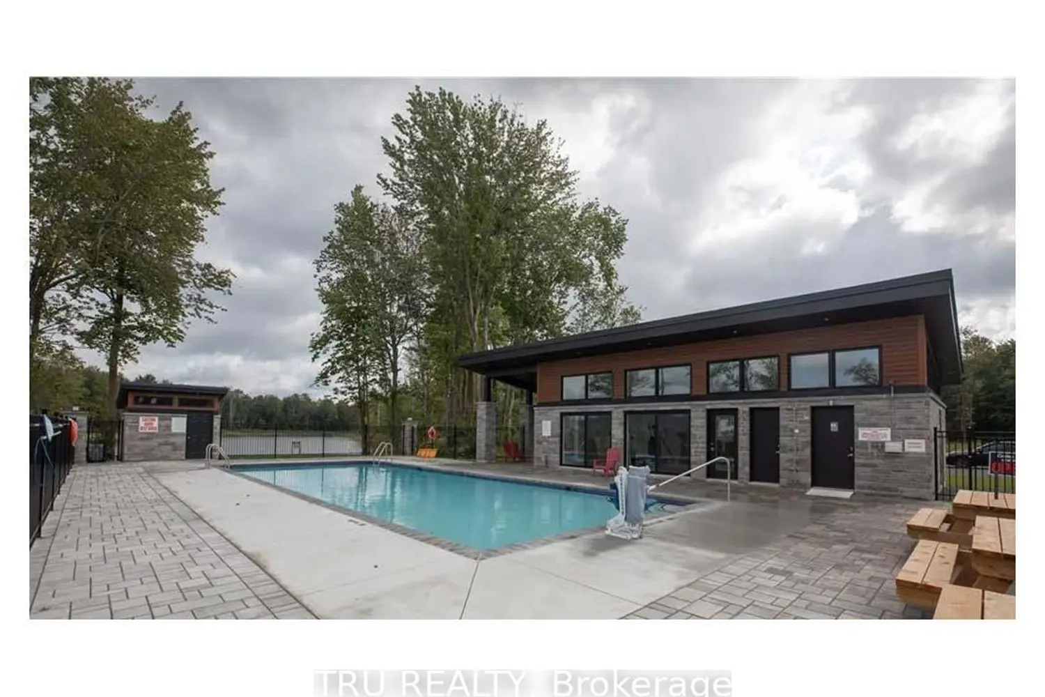 333 Shoreway Drive photo 5