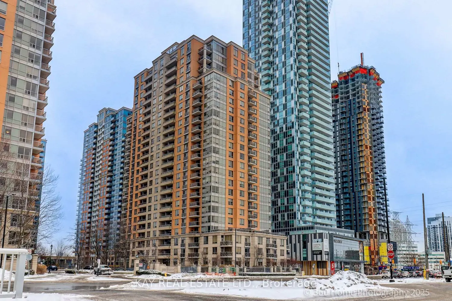 Additional image 3 of 5233 Dundas Street 1526