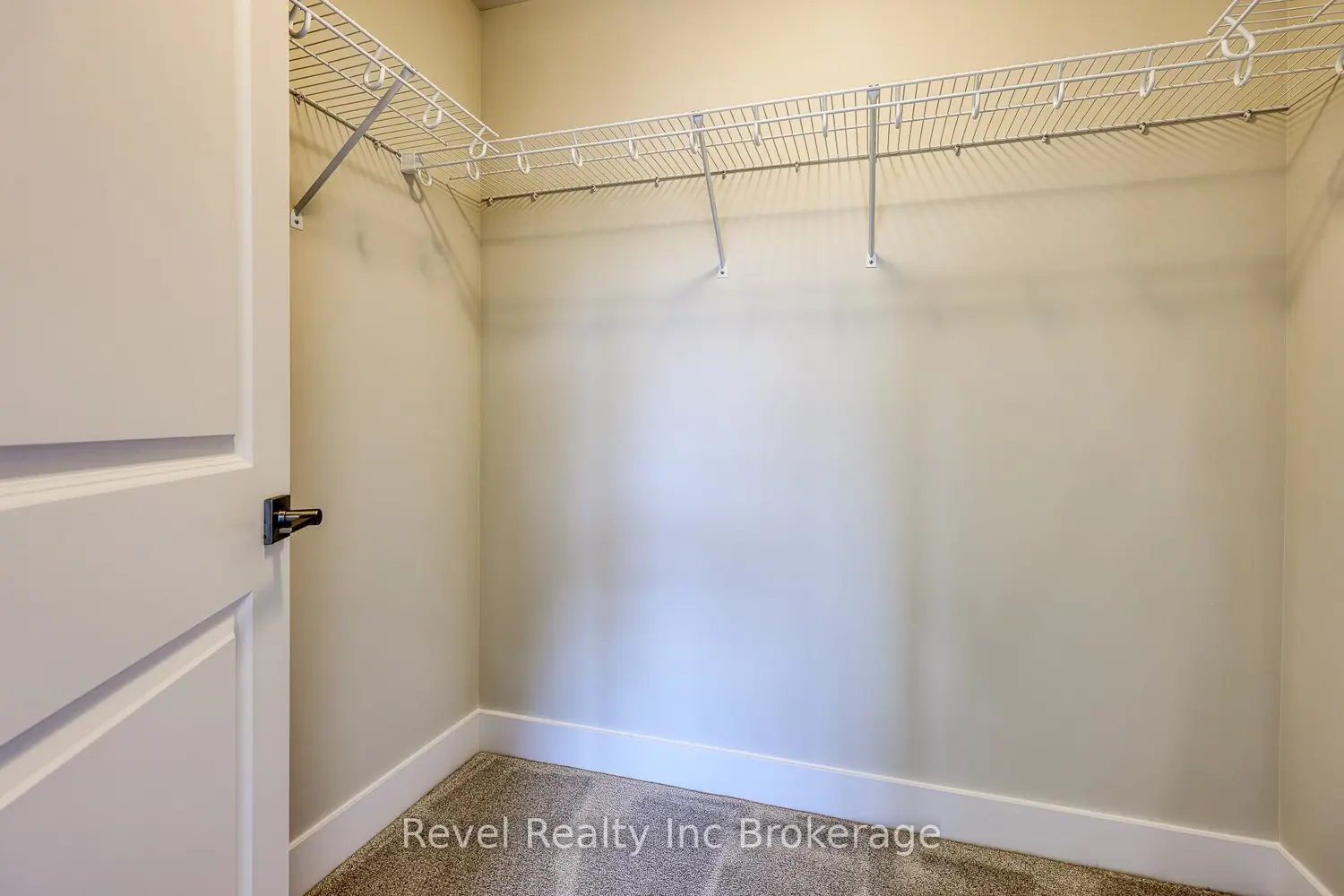 Additional image 11 of 455 Gillespie Street