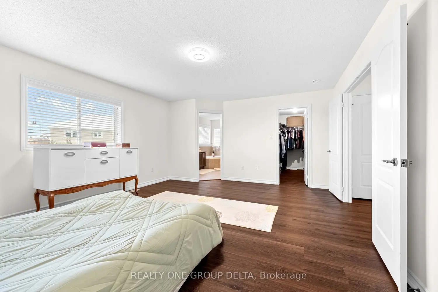 Additional image 11 of 8 Charlemagne Avenue