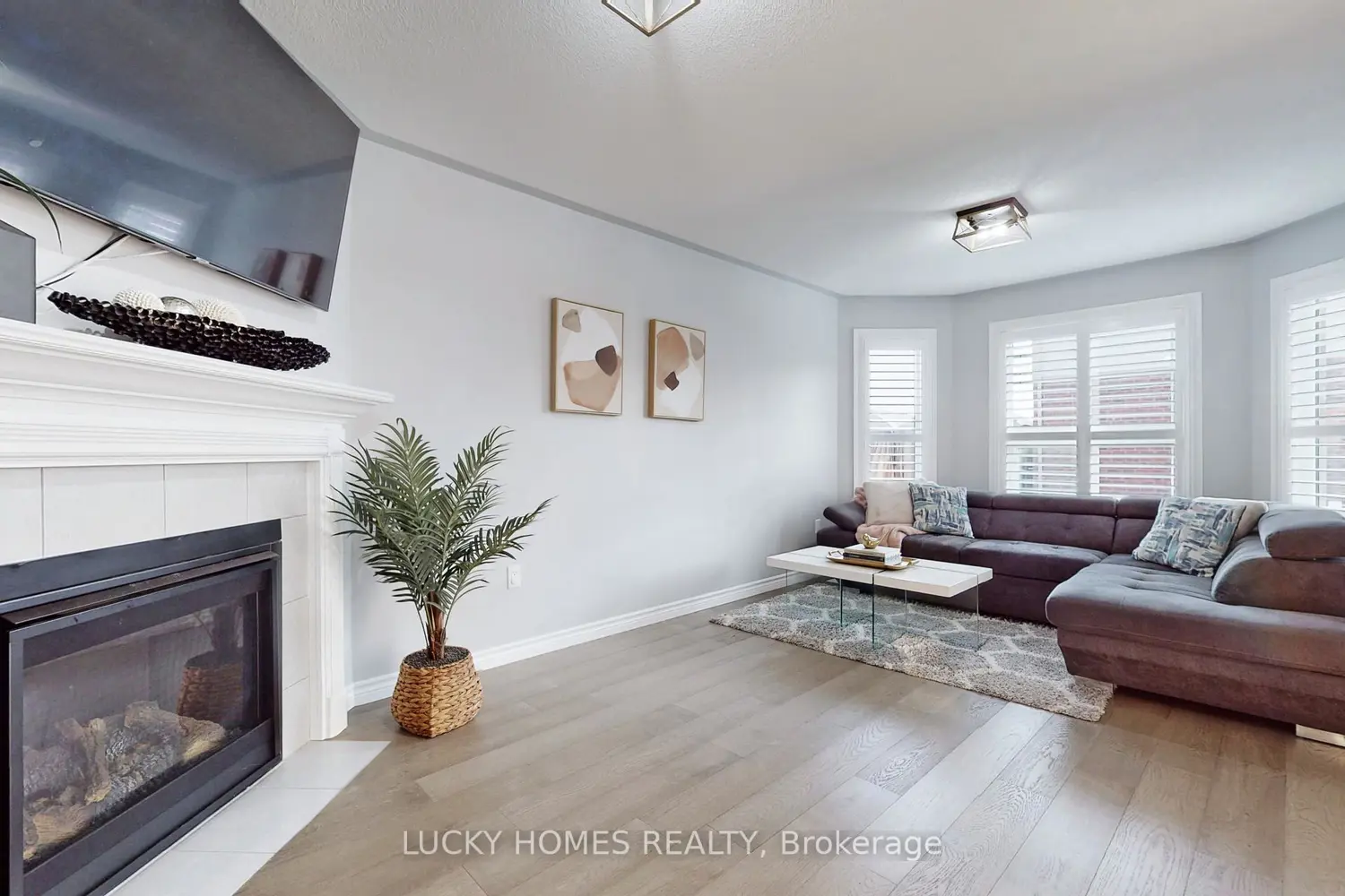 1502 Dunedin Crescent photo 4