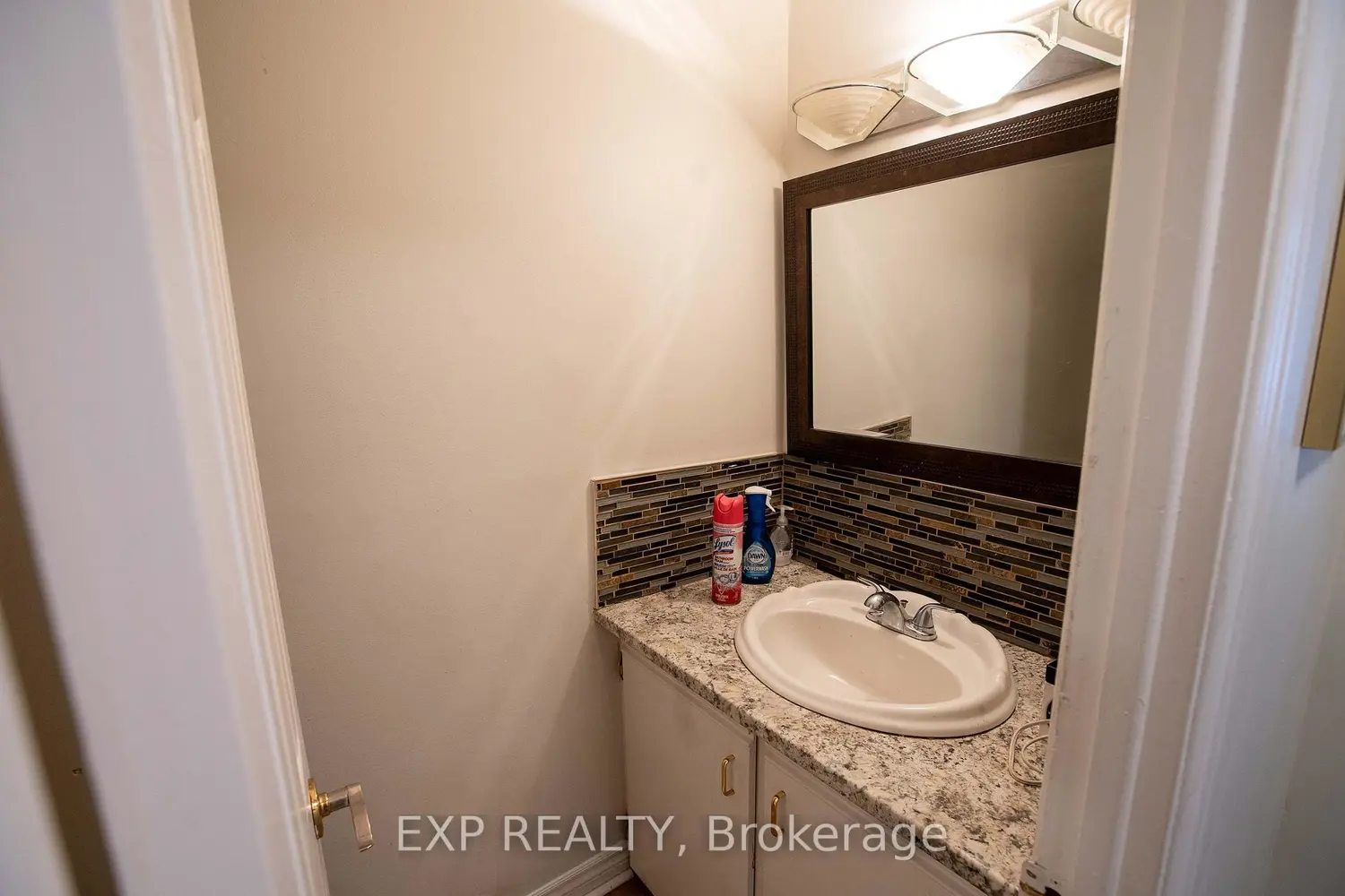 1108 Grenoble Crescent photo 3