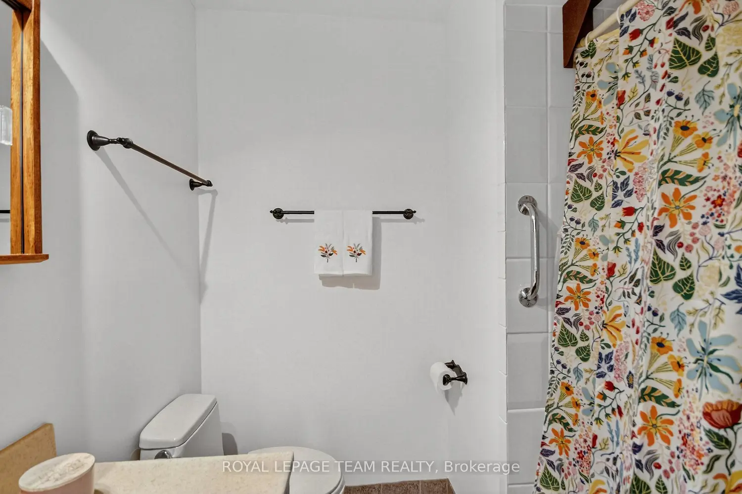 Additional image 13 of 46 Quinpool Crescent