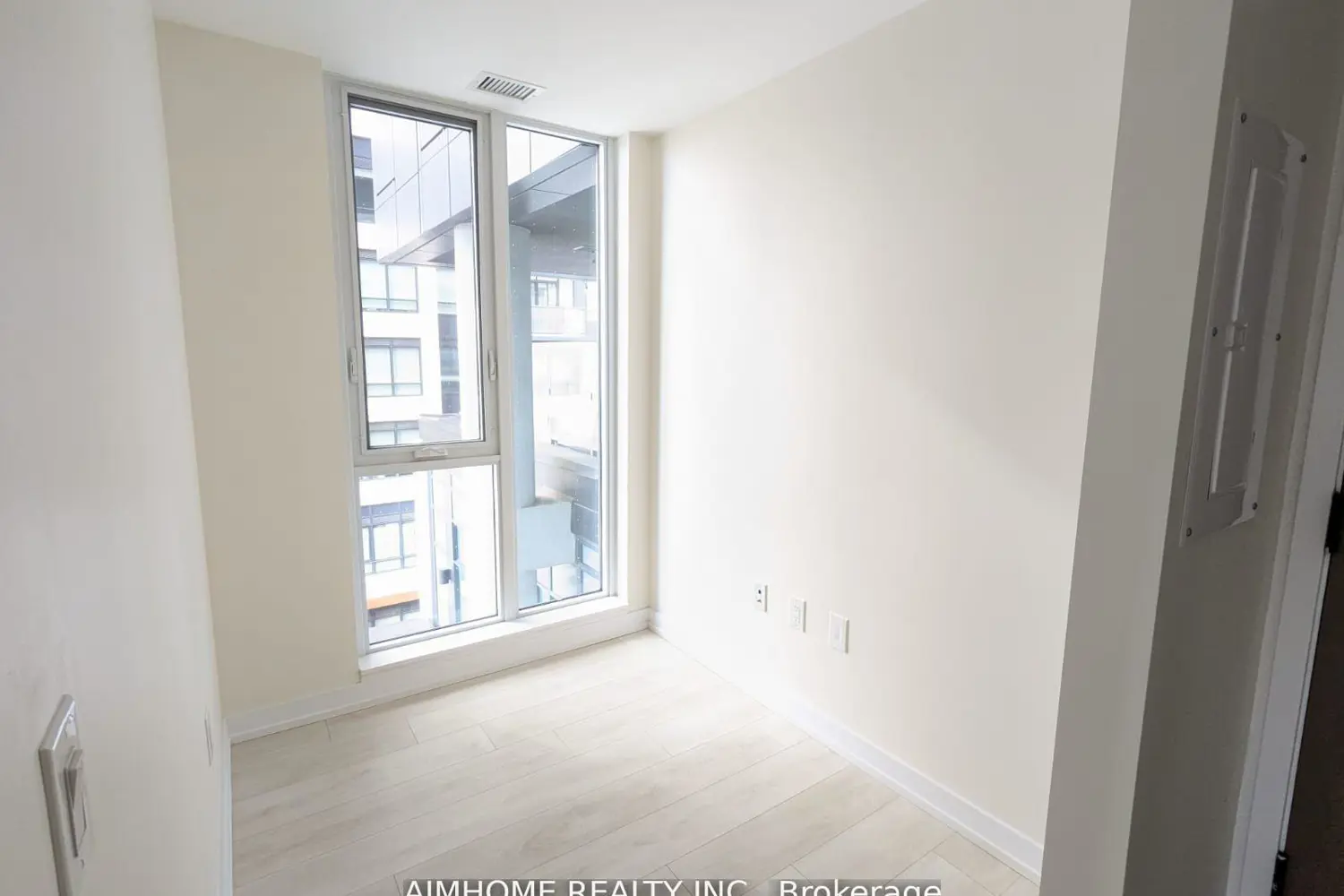 Additional image 9 of 225 Sumach Street W509