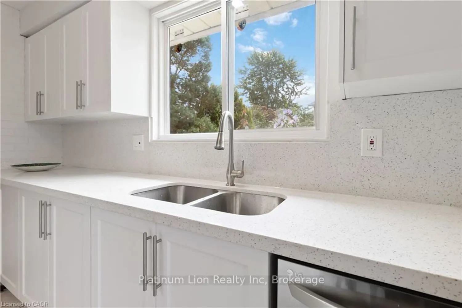 Additional image 7 of 6 Equestrian Court