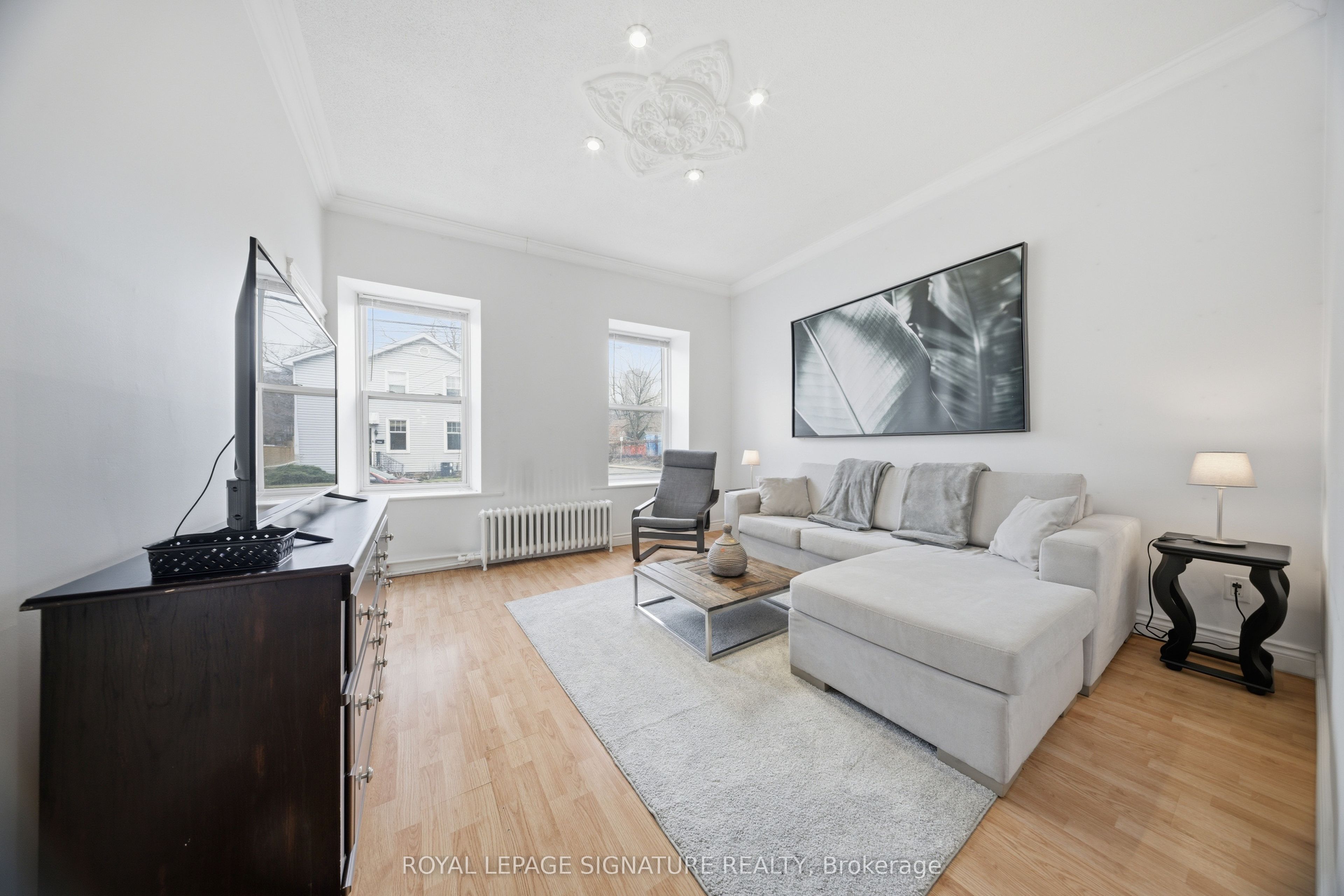 1-209 Hunter Street E, Hamilton, ON, L8N 1N1