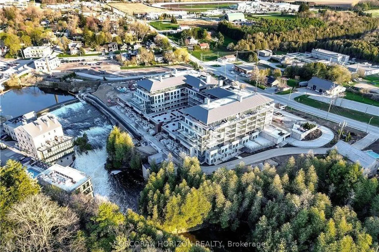 Additional image 18 of 6523 Wellington 7 Road 32