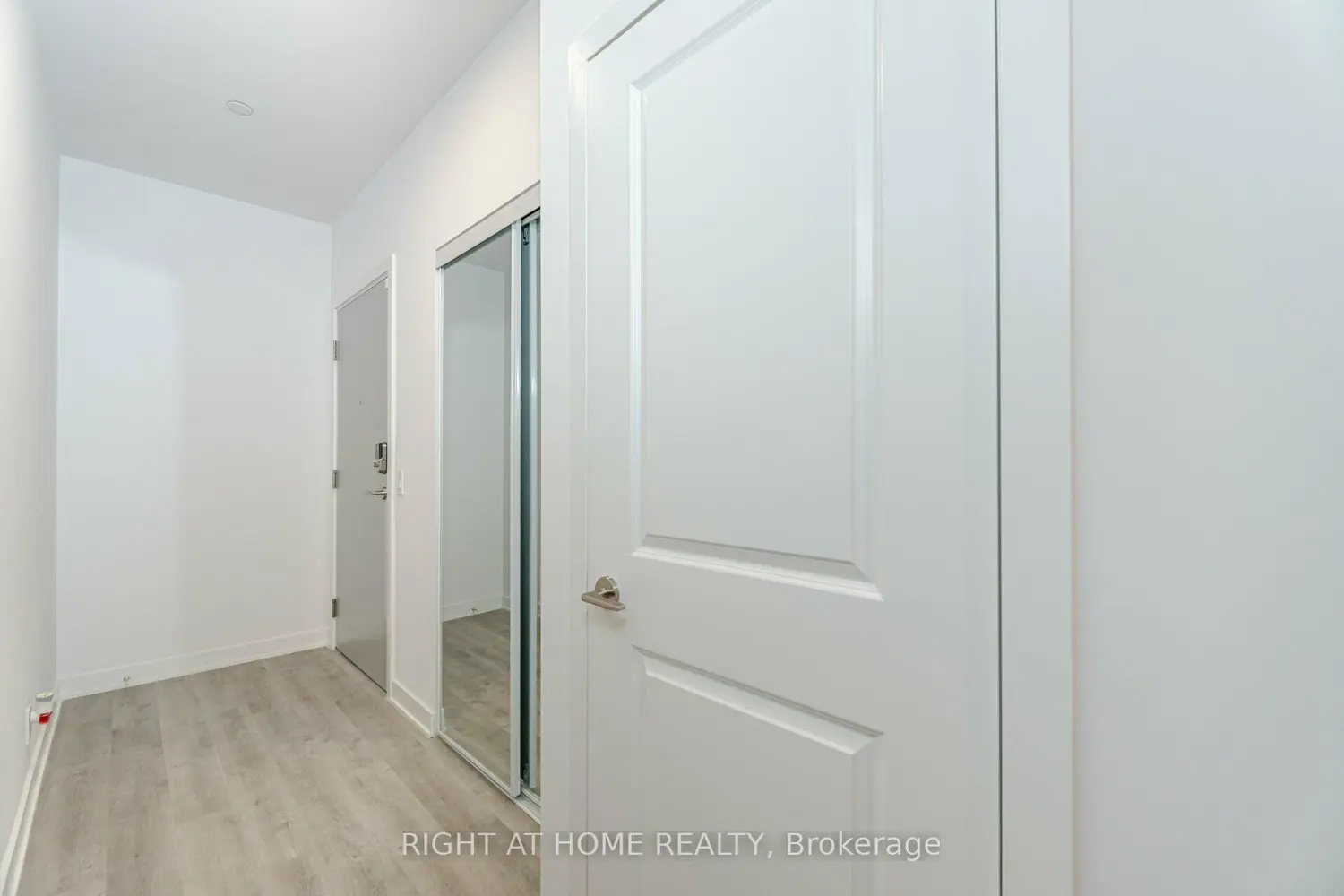 Additional image 5 of 50 Upper Mall Way B-226