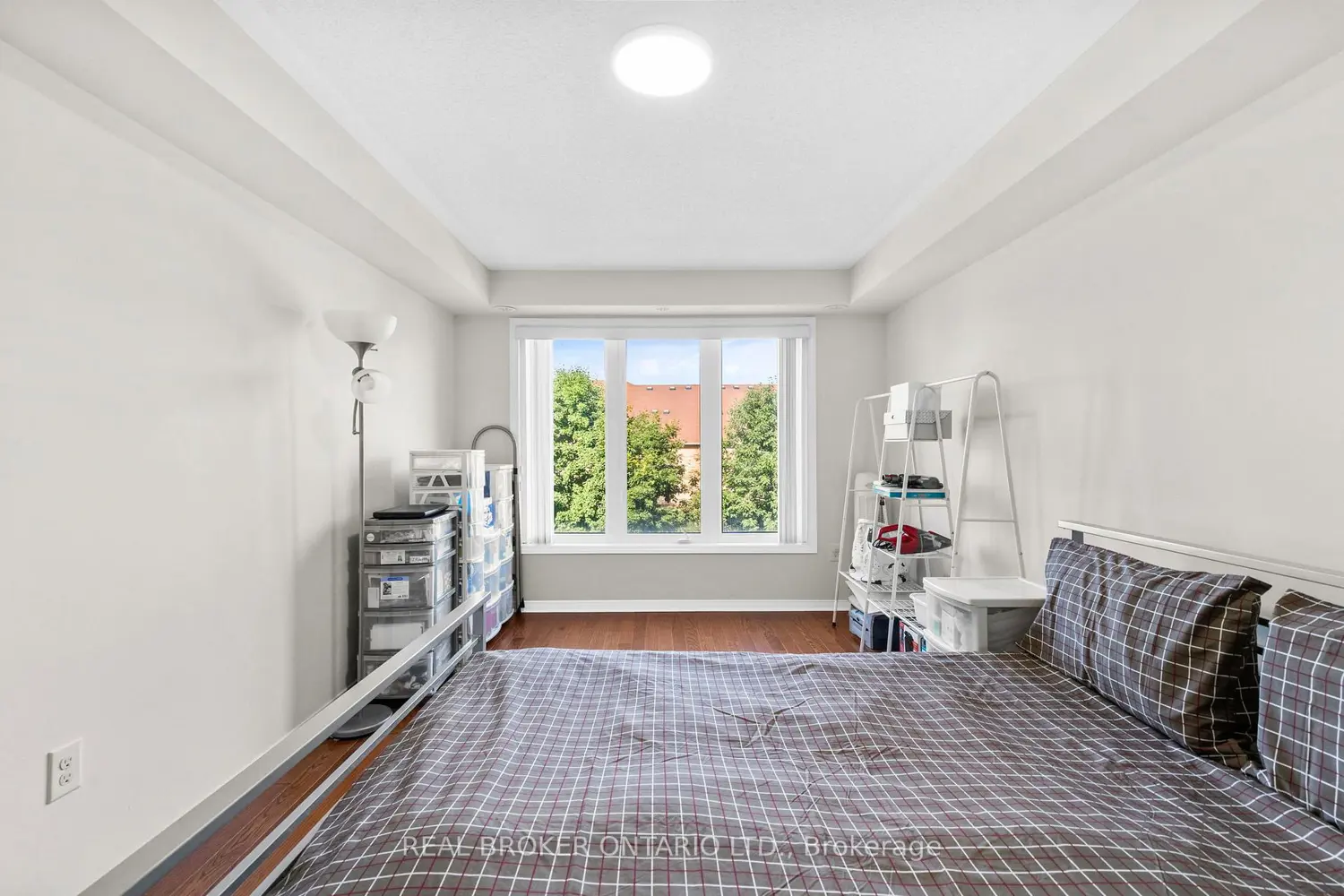 Additional image 13 of 649E Warden Avenue 27