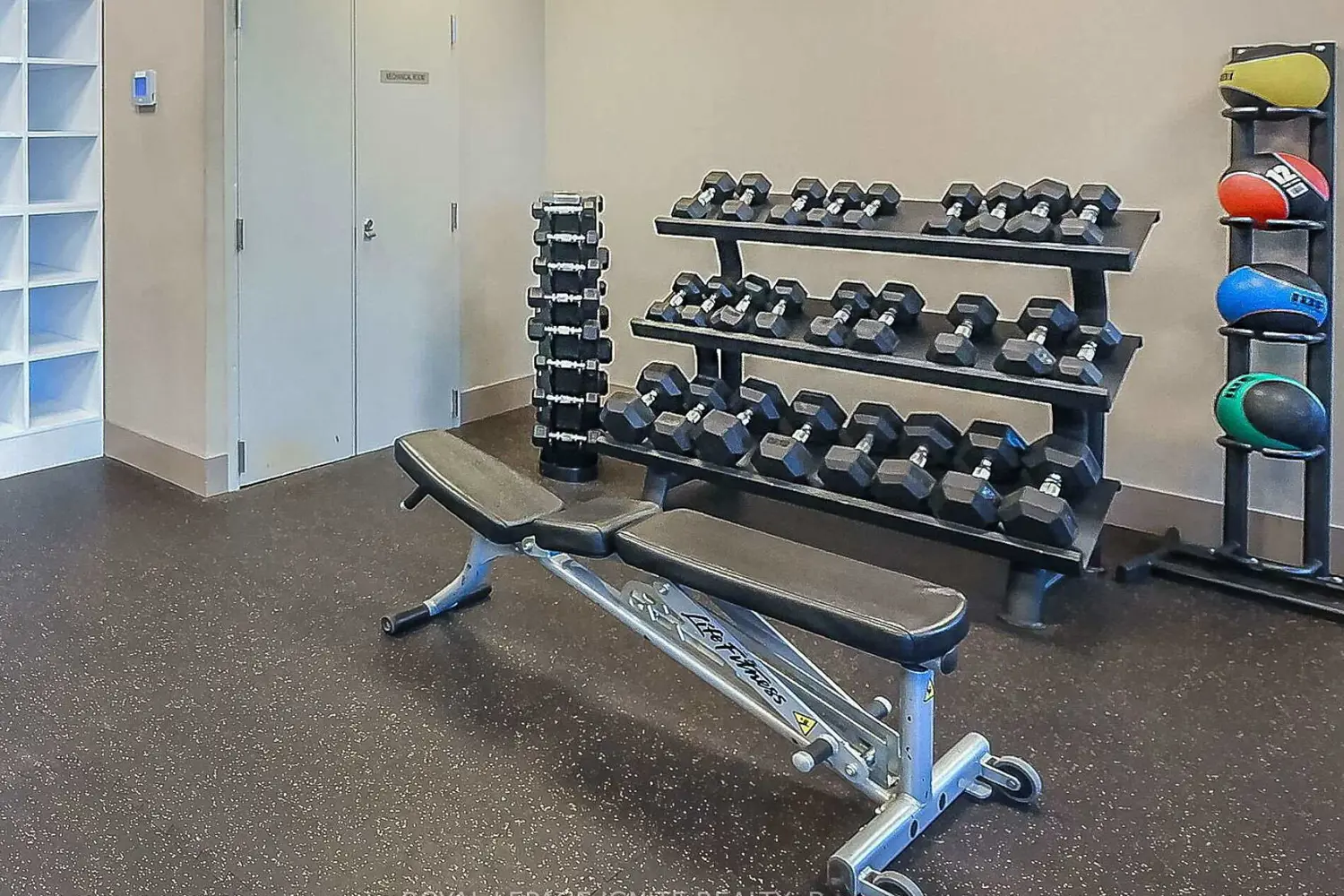 Additional image 19 of 35 Watergarden Drive 2516