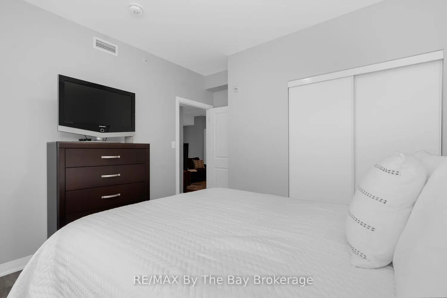 Additional image 13 of 300 Essa Road 309