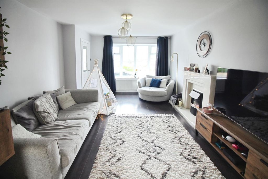 Additional image 7 of 3 bed semi-detached house for saleThe Oval, Rothwell, Leeds LS26