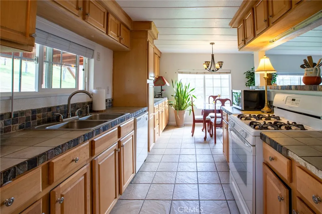 Additional image 40 of 49980 Daffodil Ln, Squaw Valley, CA 93675