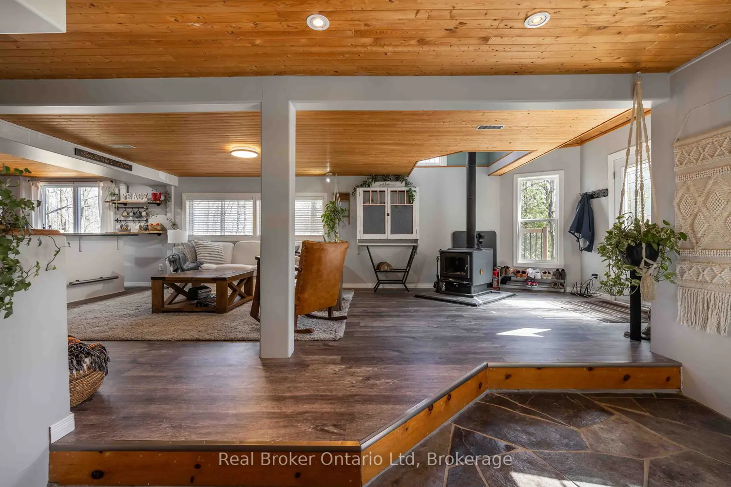 Additional image 4 of 12 7Th Avenue