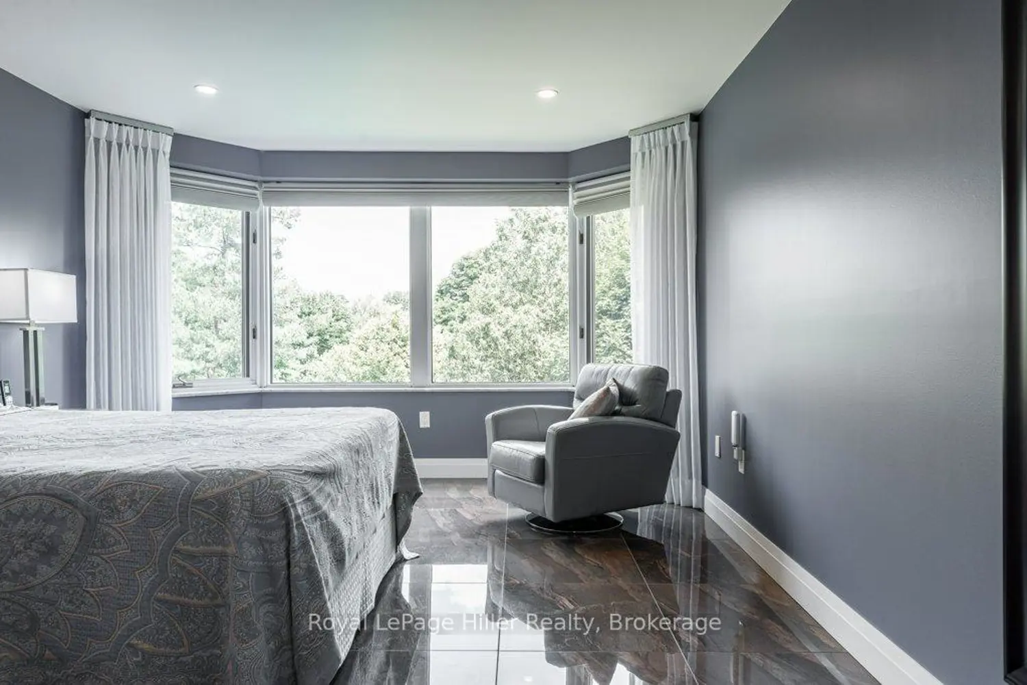 Additional image 16 of 30 Front Street 205