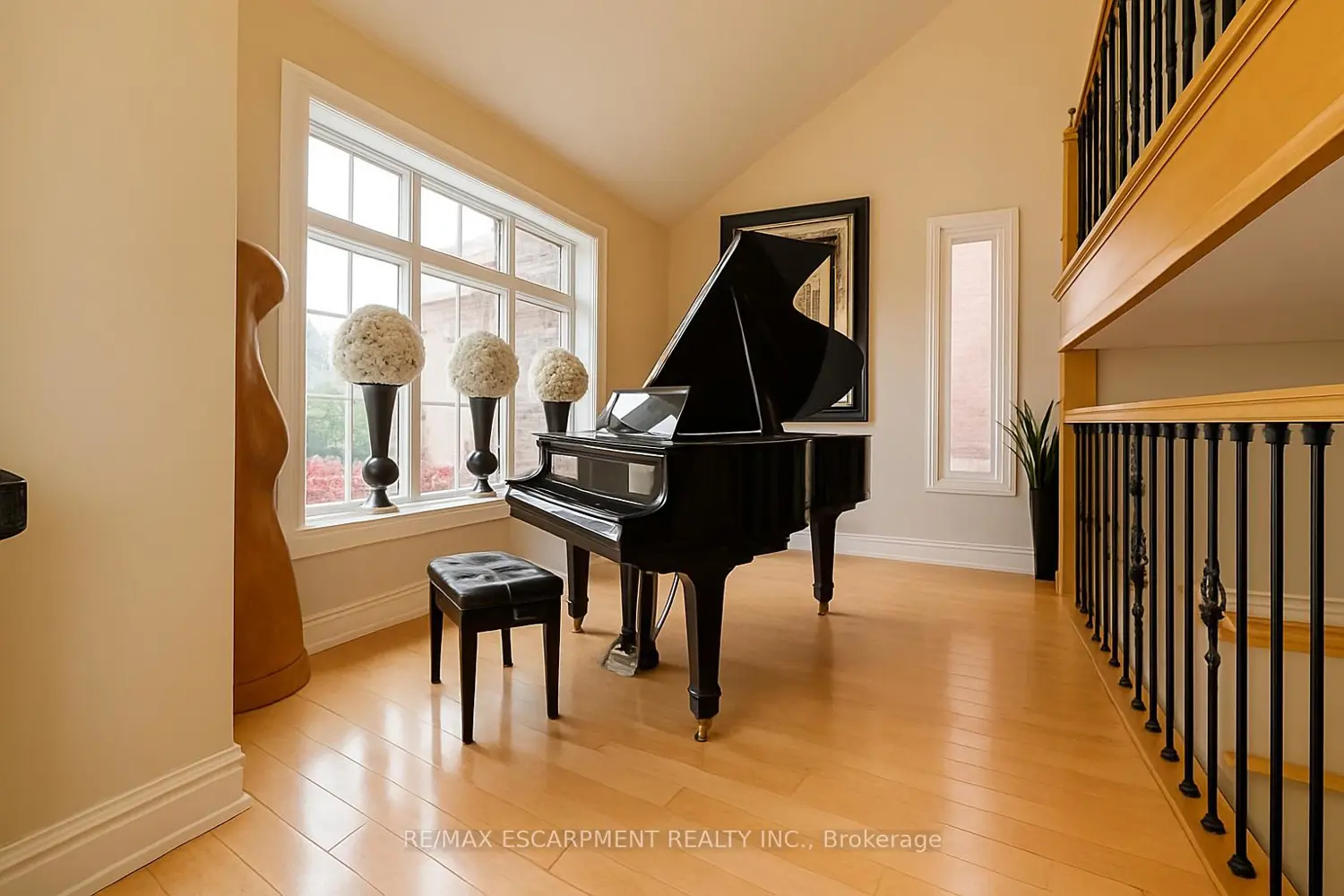 Additional image 2 of 712 Highvalley Road