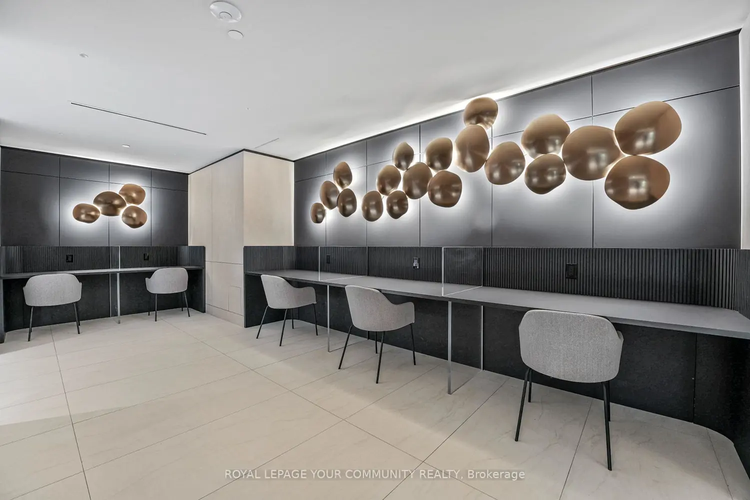 Additional image 3 of 30 Upper Mall Way A909