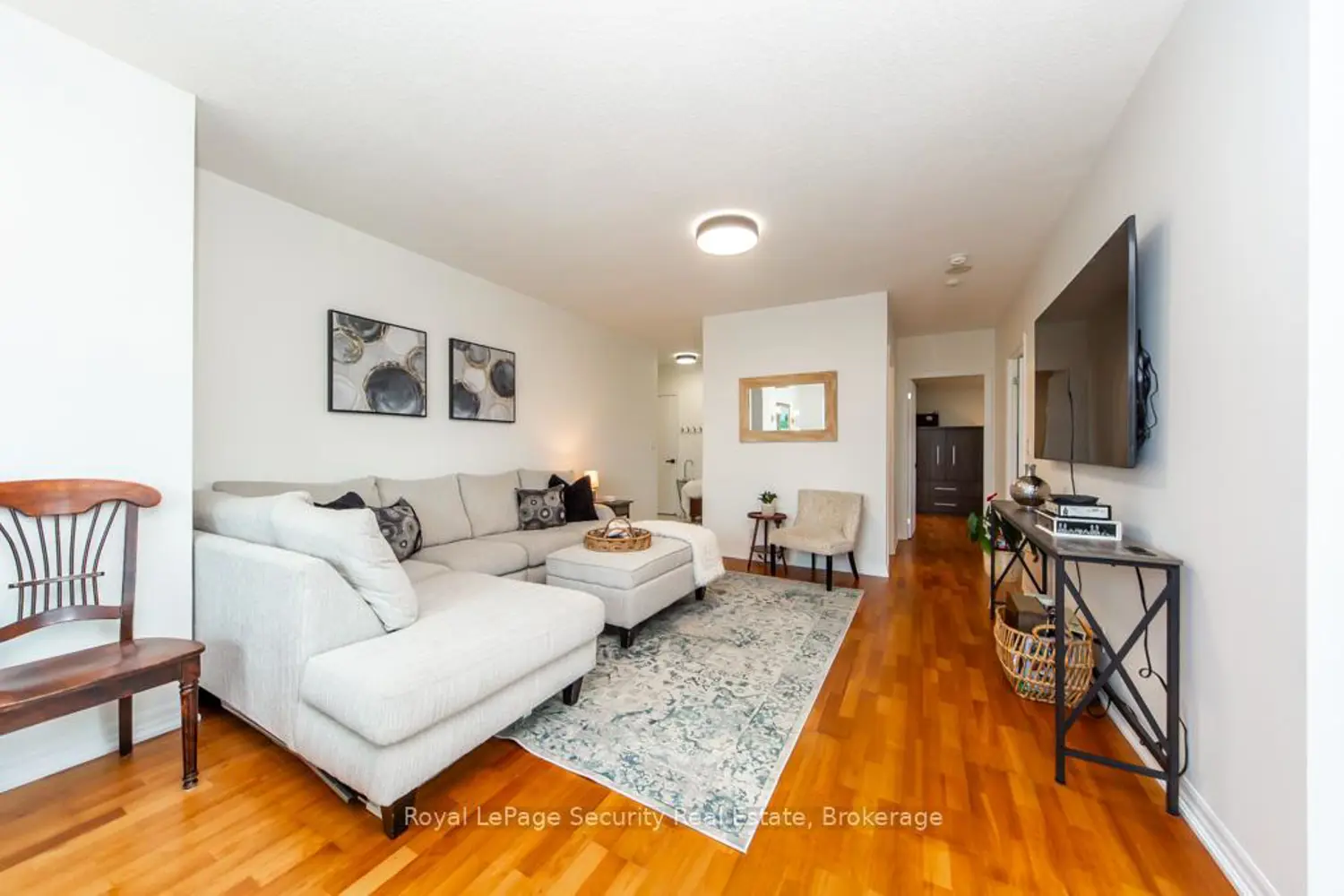 Additional image 7 of 38 Fontenay Court 1402
