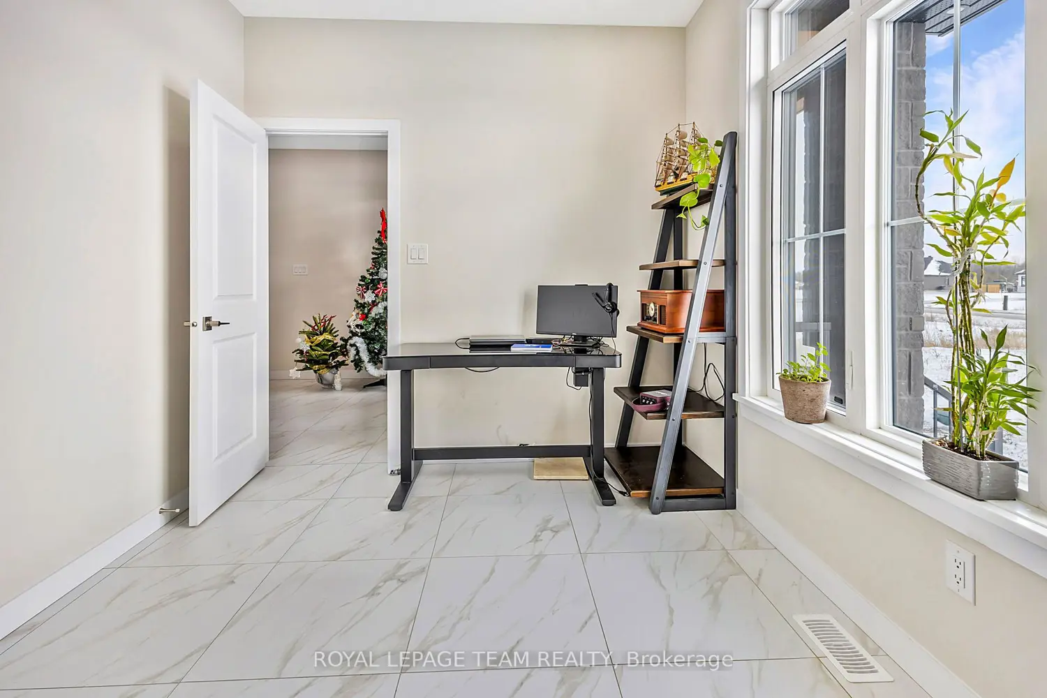 Additional image 11 of 224 Trudeau Crescent