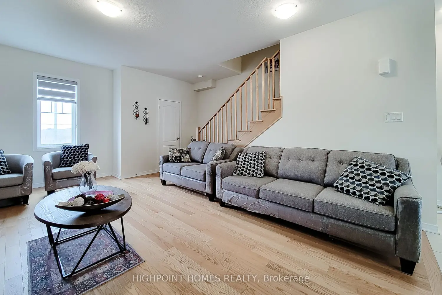 Additional image 8 of 36 Utter Place