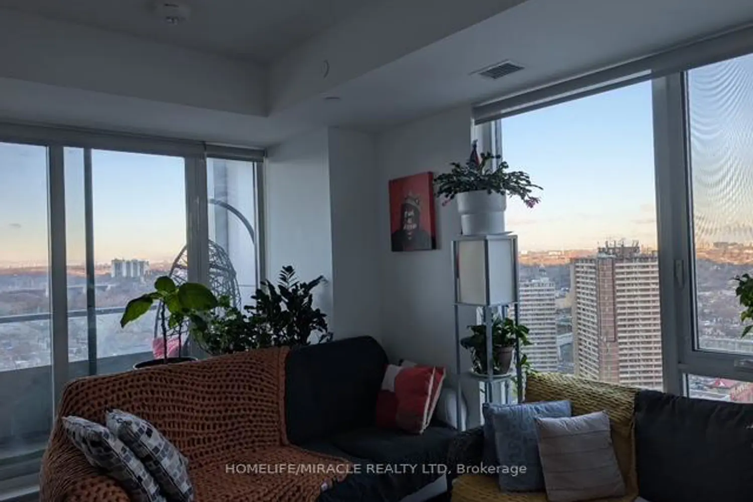 Additional image 10 of 225 Sumach Street 2511