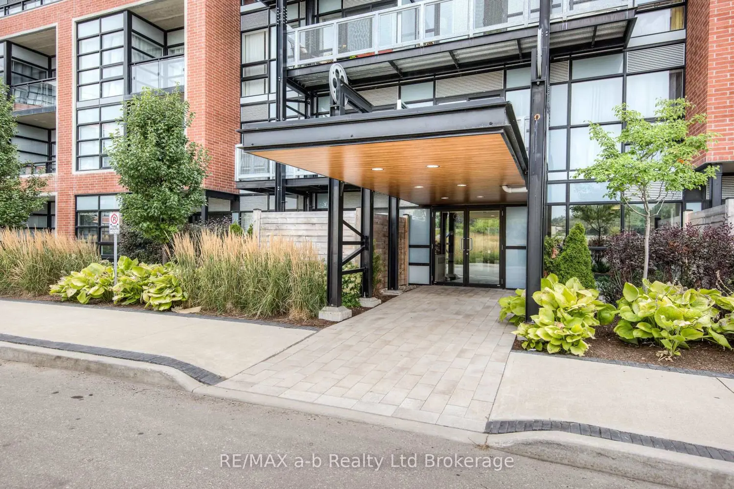 155 St Leger Street 415