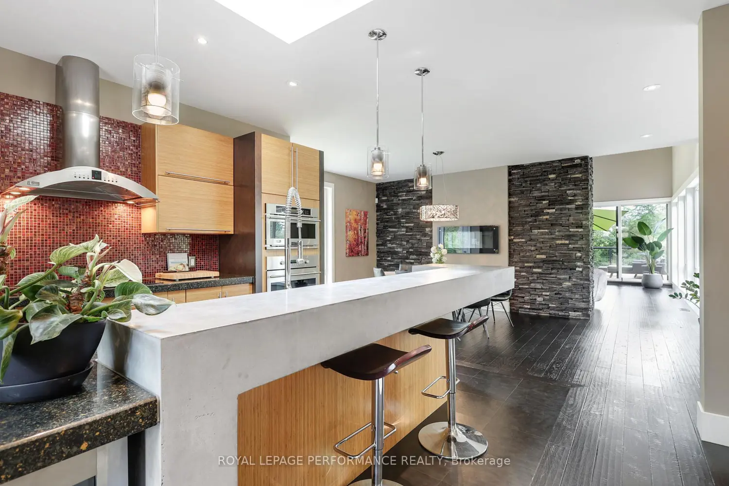 1141 Julia Court photo 5